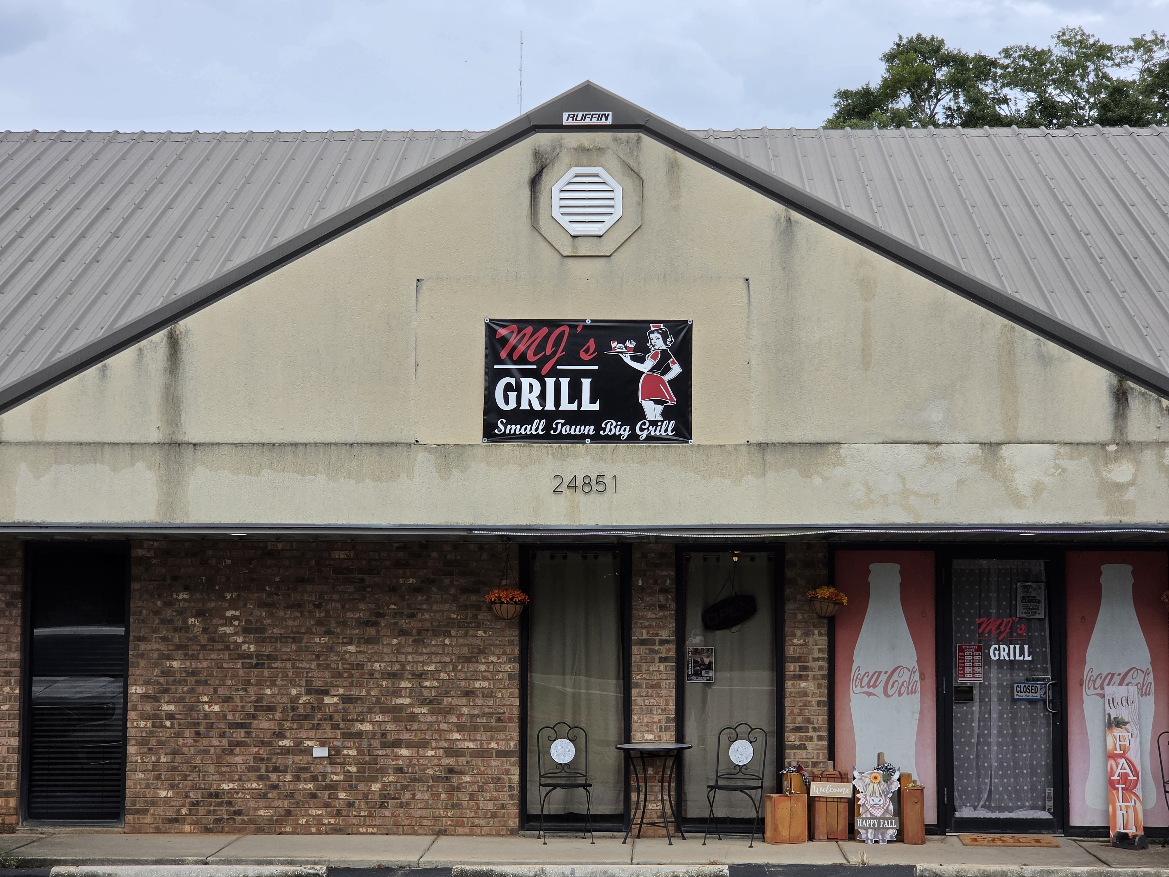 MJ's Grill storefront in Elberta, Alabama